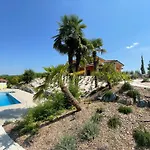 Jilla Villa