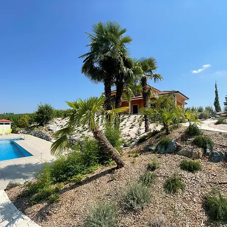 Jilla Villa