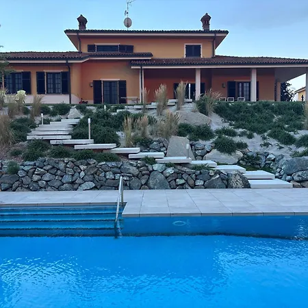 Villa Jilla Calosso